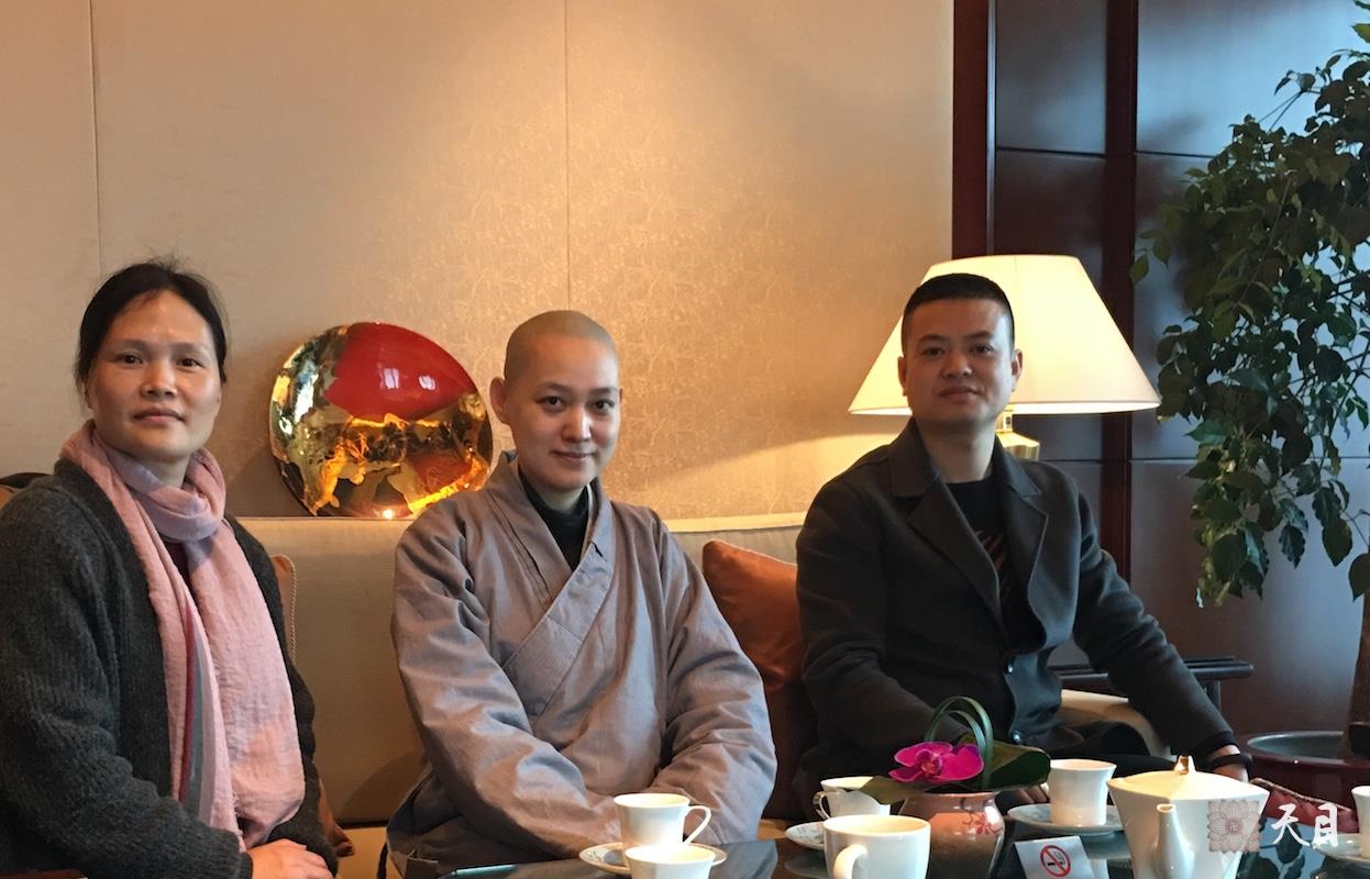 20180318果实法师在温州香格里拉与常礼常克常泰居士给恩师圣观法师祈福