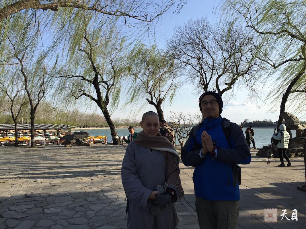 20180406果实法师北京应常星张星水居士供养参观颐和园昆明湖给恩师圣观法师祈福1