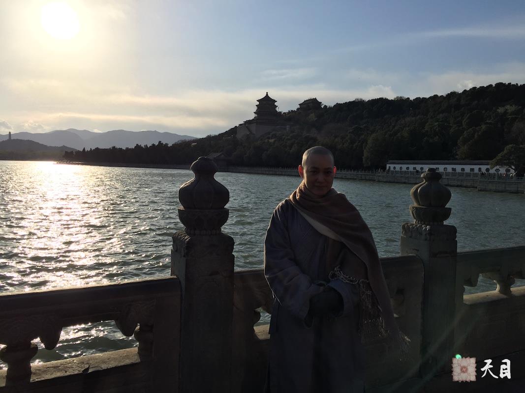 20180406果实法师北京应常星张星水居士供养参观颐和园昆明湖给恩师圣观法师祈福1