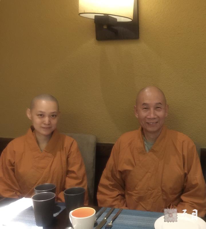 20180518圣观法师与果实法师等弟子在西安喜来登共进早餐2