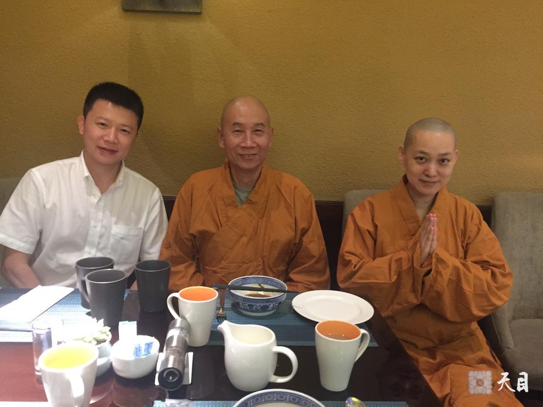 20180518圣观法师与果实法师等弟子在西安喜来登共进早餐2