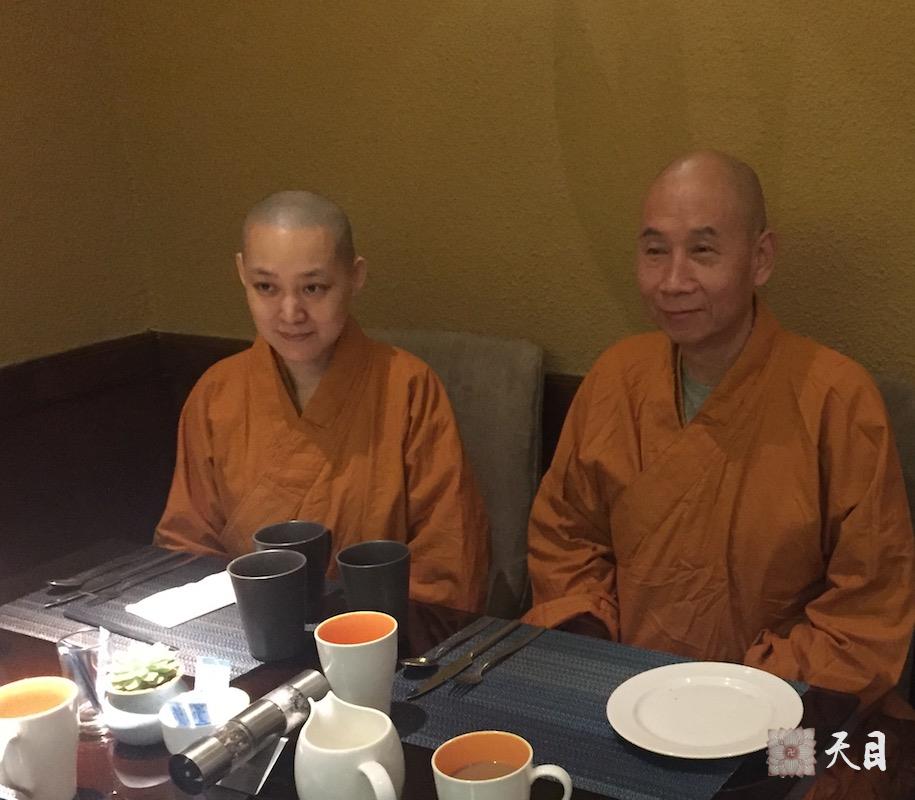 20180518圣观法师与果实法师等弟子在西安喜来登共进早餐2