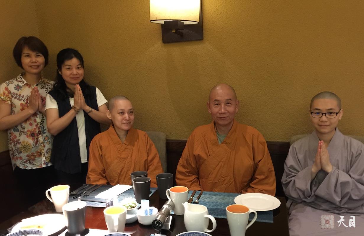 20180518圣观法师与果实法师等弟子在西安喜来登共进早餐1