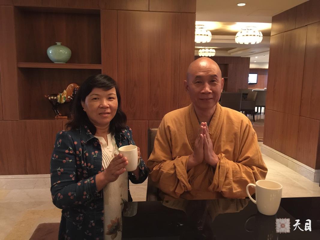 20180520圣观法师在西安喜来登和果实法师果音居士合影