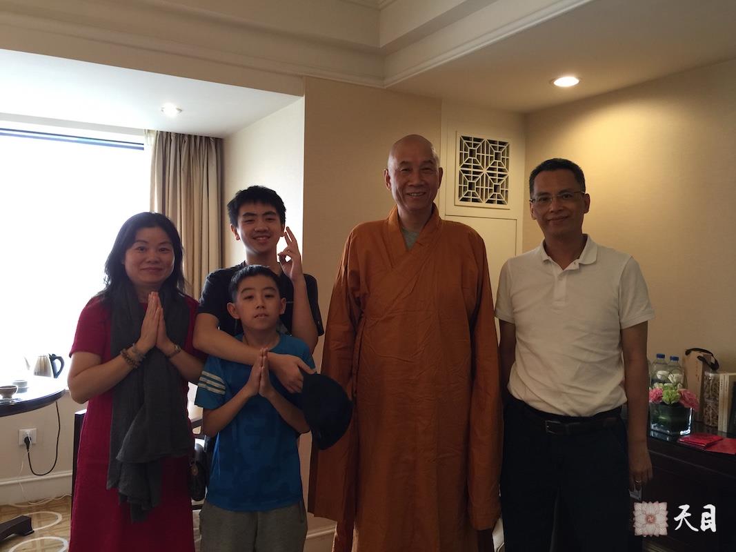 20180527圣观法师在西安喜来登接见来自广州的果静心宁大智大慧居士2