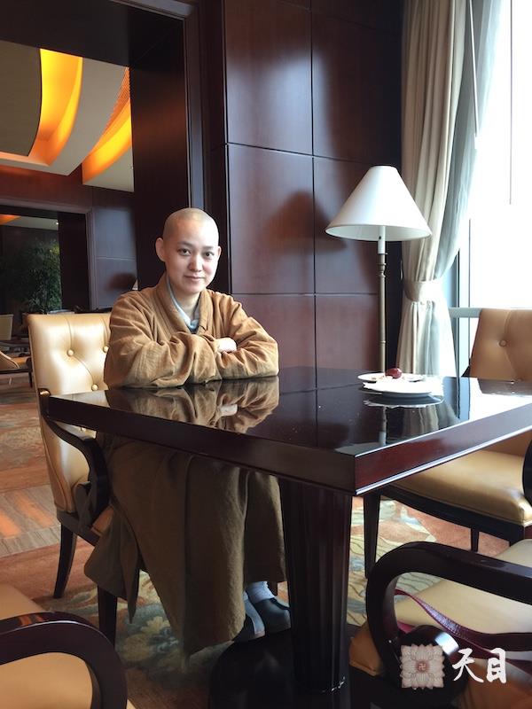 20150421果实法师在西安佛堂给恩师圣观法师祈福恩师公堂上慷慨陈词