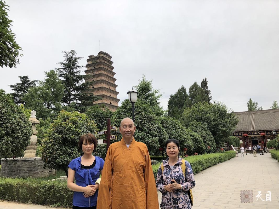 20180528圣观法师带领果实法师等弟子在西安净土宗祖庭香积寺参学2