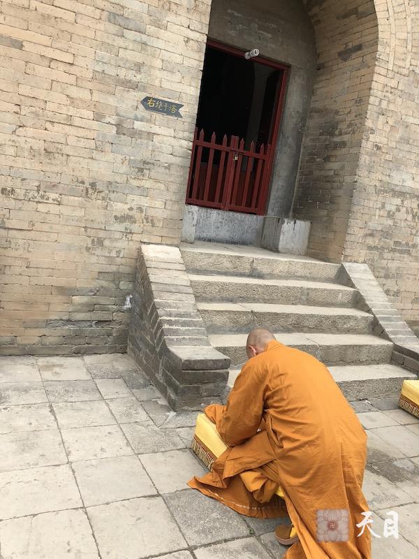 20180528圣观法师带领果实法师等弟子在西安净土宗祖庭香积寺参学3