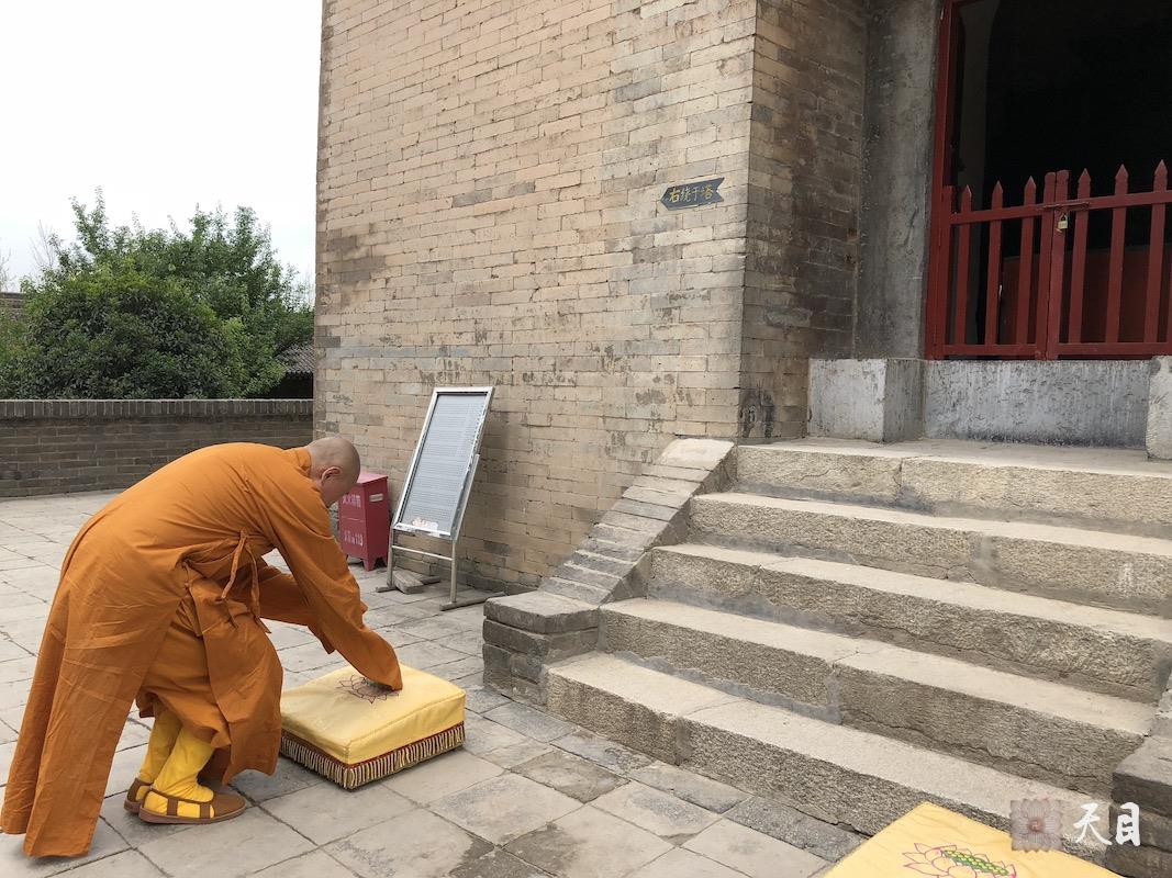 20180528圣观法师带领果实法师等弟子在西安净土宗祖庭香积寺参学3