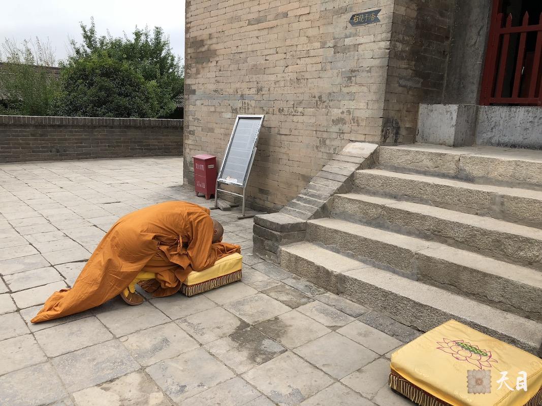 20180528圣观法师带领果实法师等弟子在西安净土宗祖庭香积寺参学3