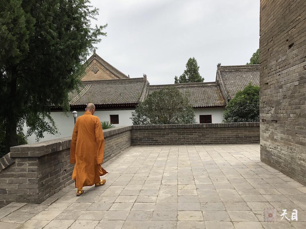 20180528圣观法师带领果实法师等弟子在西安净土宗祖庭香积寺参学3