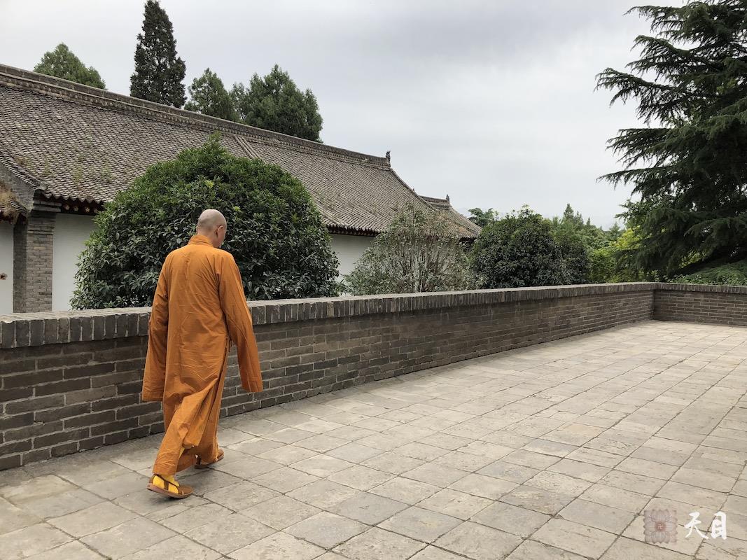 20180528圣观法师带领果实法师等弟子在西安净土宗祖庭香积寺参学3
