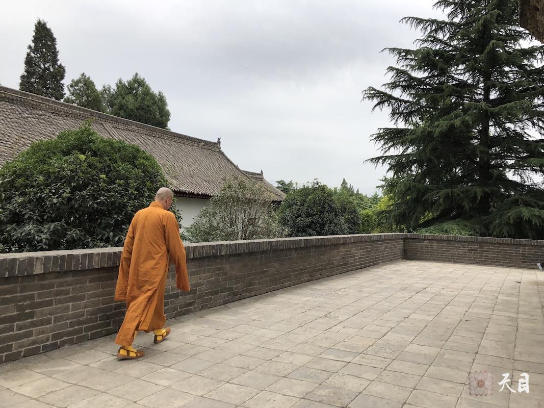 20180528圣观法师带领果实法师等弟子在西安净土宗祖庭香积寺参学3