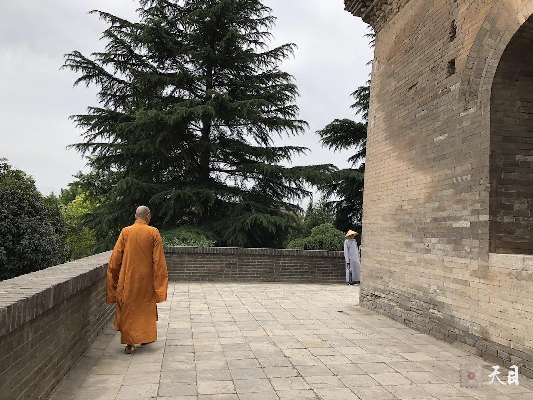20180528圣观法师带领果实法师等弟子在西安净土宗祖庭香积寺参学3