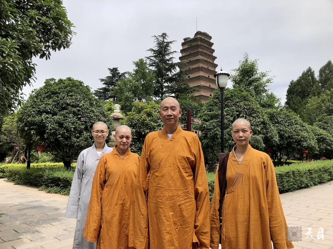 20180528果实法师领众跟随恩师圣观法师在西安净土宗祖庭香积寺参学1