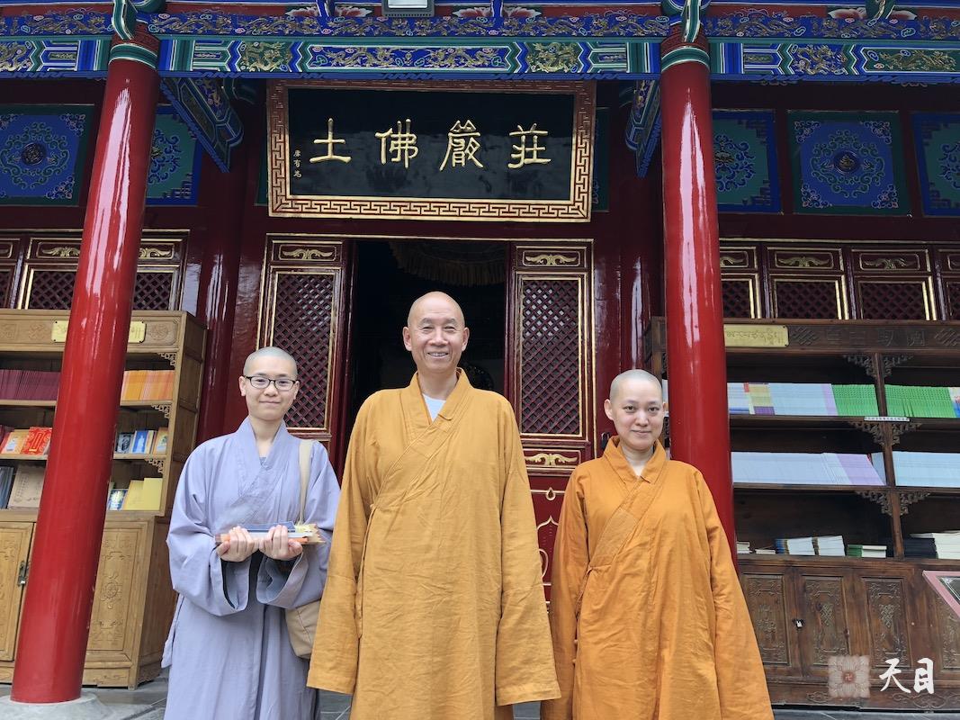 20180601圣观法师带领果实法师等弟子在西安绿度母道场藏传格鲁派寺院广仁寺参学3