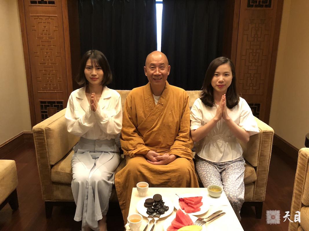 20180608圣观法师在西安喜来登接见专程从广州来到西安拜见亲近恩师的心一果珍常惠心婵居士1