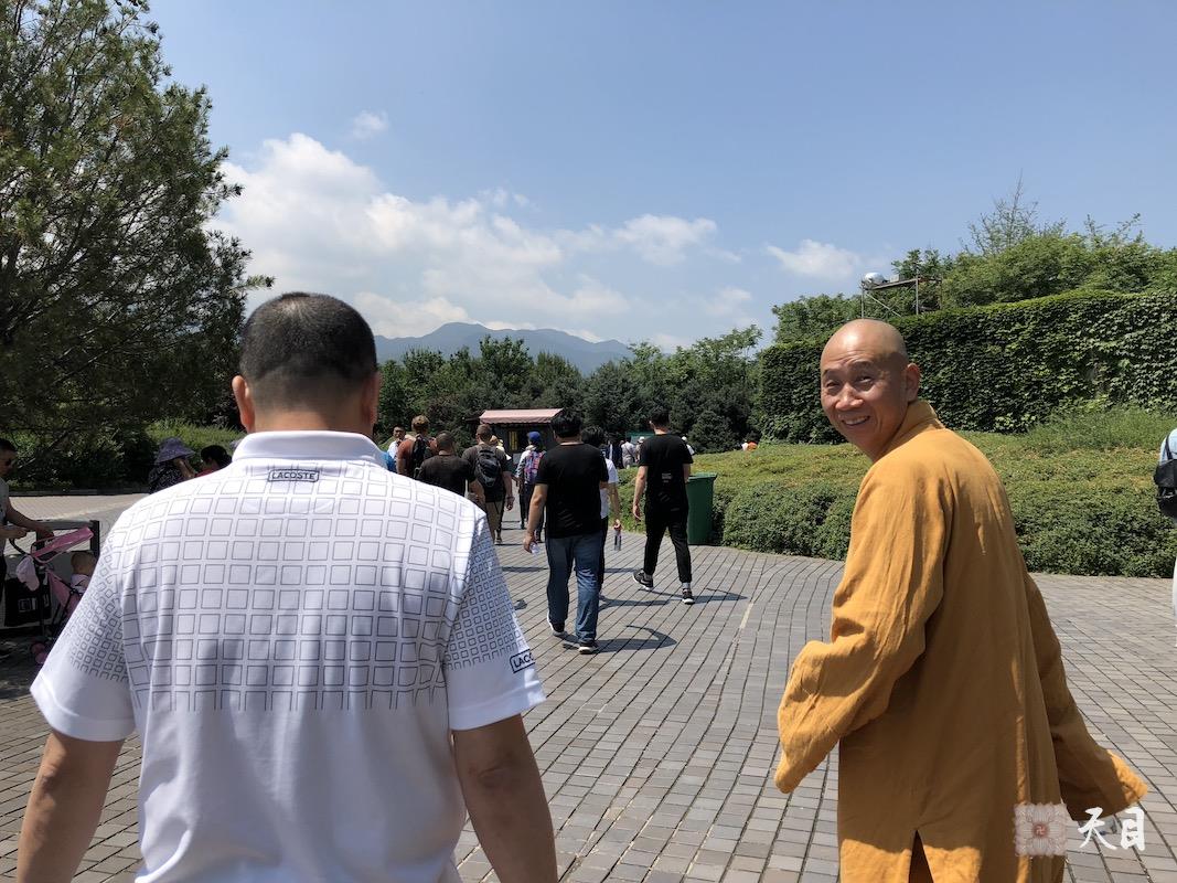 20180609圣观法师在西安带领果实法师等弟子参观秦始皇兵马俑博物馆2