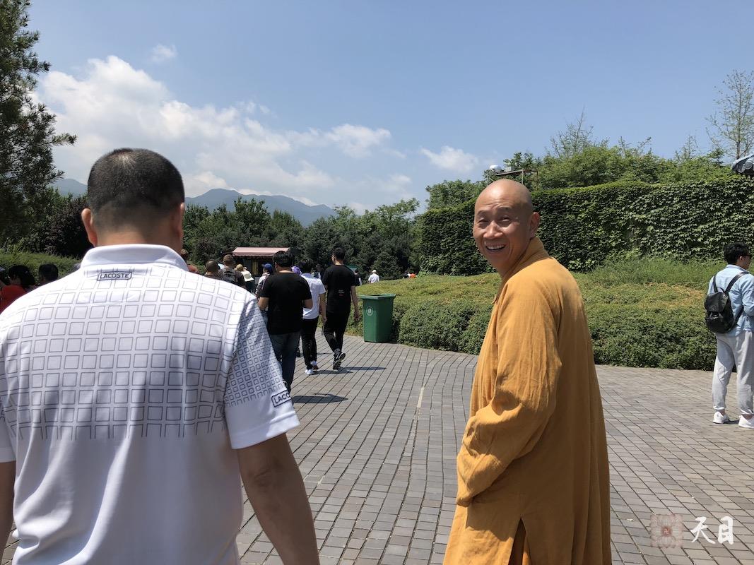 20180609圣观法师在西安带领果实法师等弟子参观秦始皇兵马俑博物馆2