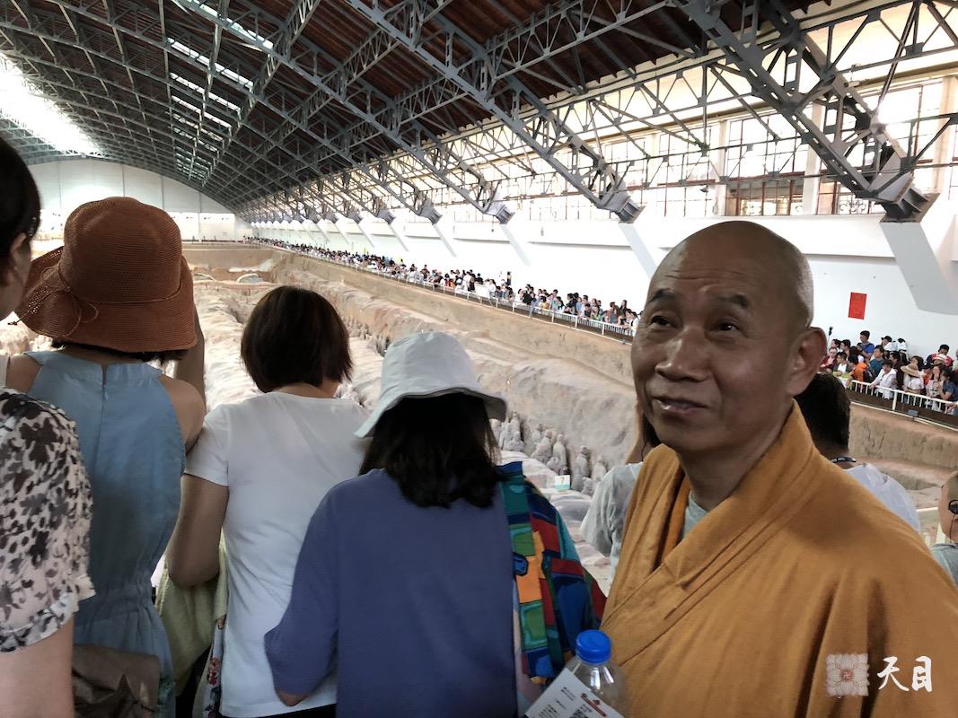 20180609圣观法师在西安带领果实法师等弟子参观秦始皇兵马俑博物馆3