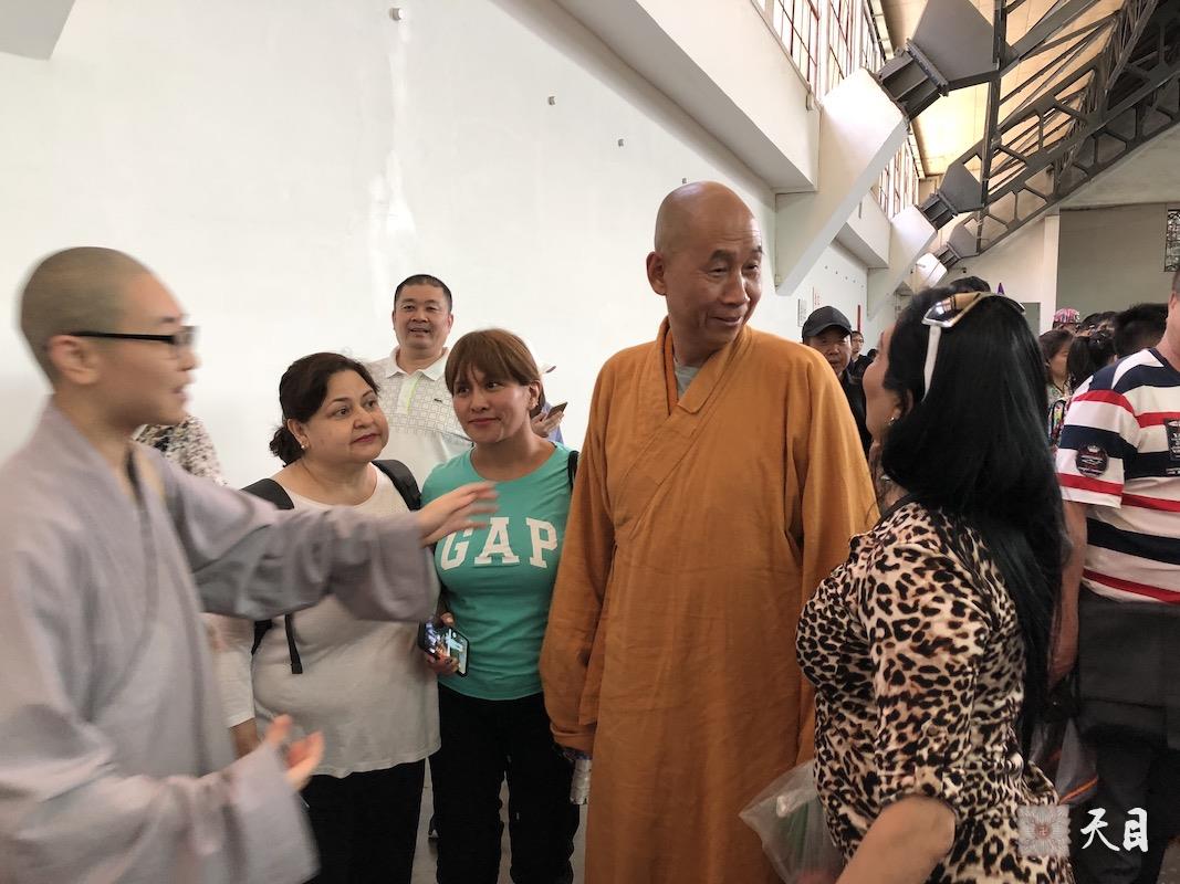 20180609圣观法师在西安带领果实法师等弟子参观秦始皇兵马俑博物馆4