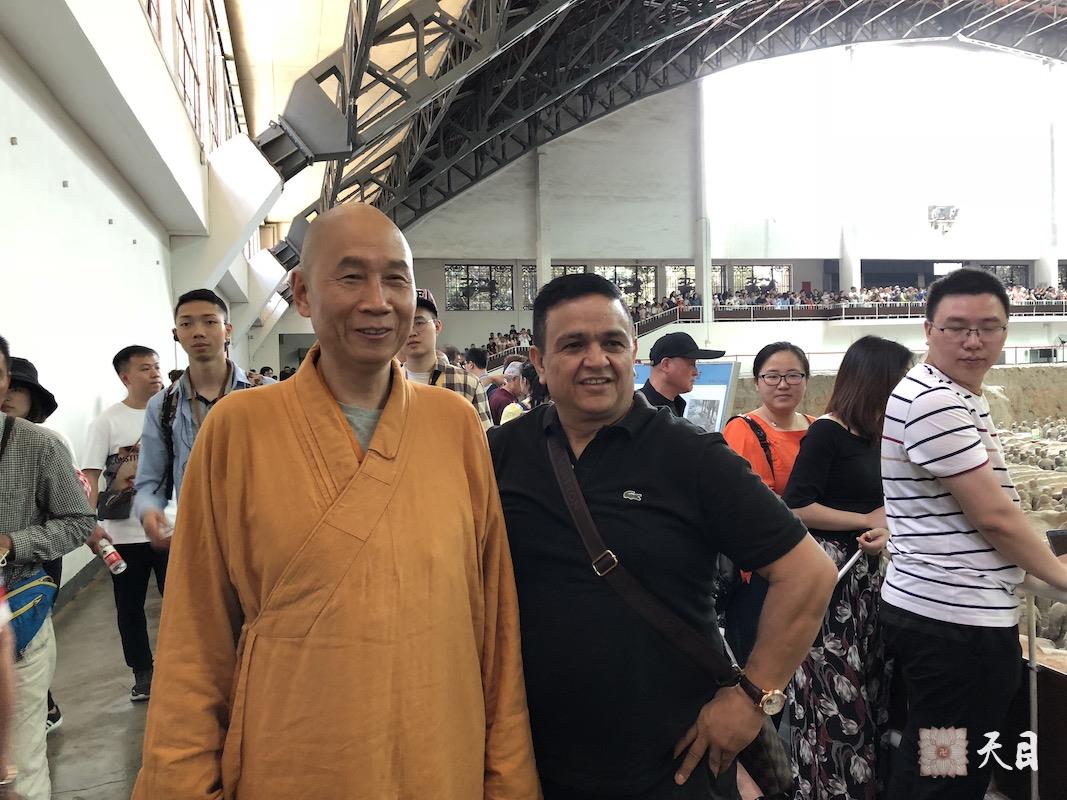 20180609圣观法师在西安带领果实法师等弟子参观秦始皇兵马俑博物馆4