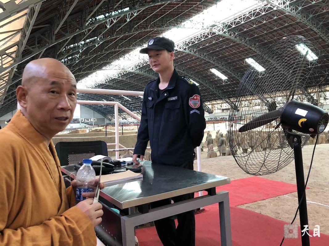 20180609圣观法师在西安带领果实法师等弟子参观秦始皇兵马俑博物馆3