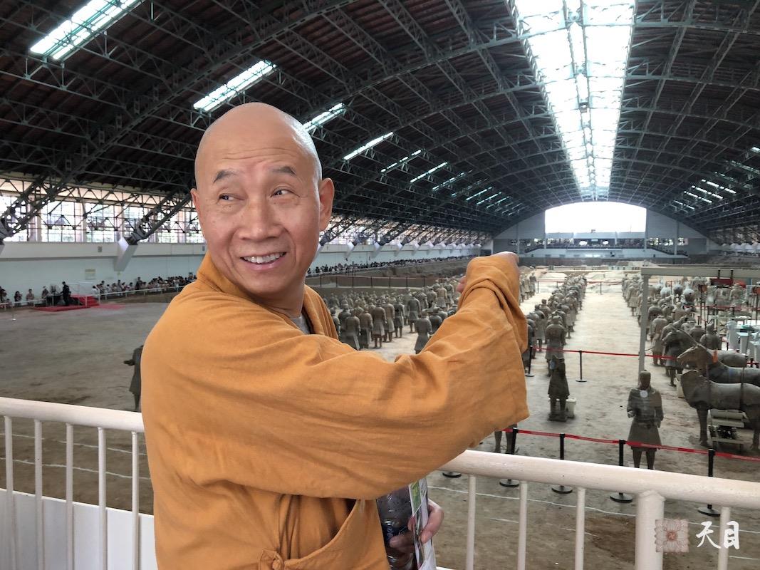 20180609圣观法师在西安带领果实法师等弟子参观秦始皇兵马俑博物馆3