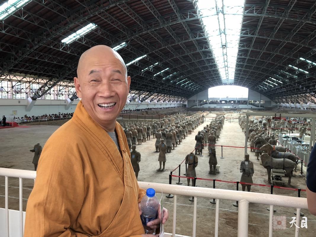 20180609圣观法师在西安带领果实法师等弟子参观秦始皇兵马俑博物馆3