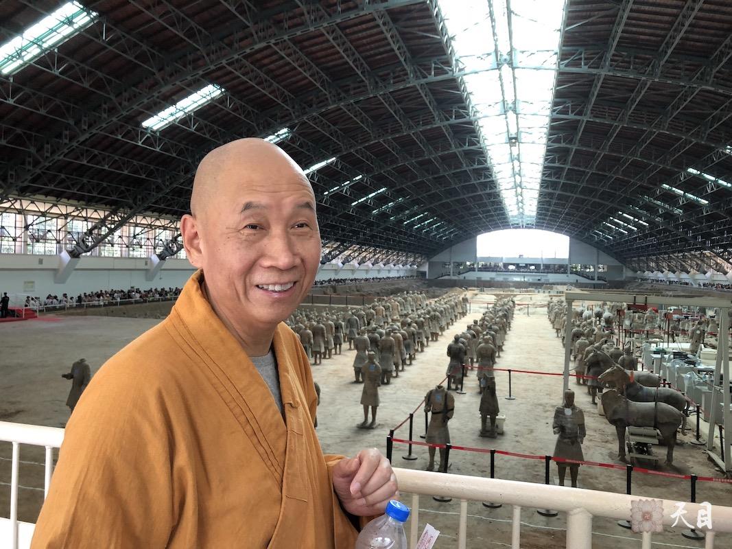 20180609圣观法师在西安带领果实法师等弟子参观秦始皇兵马俑博物馆3