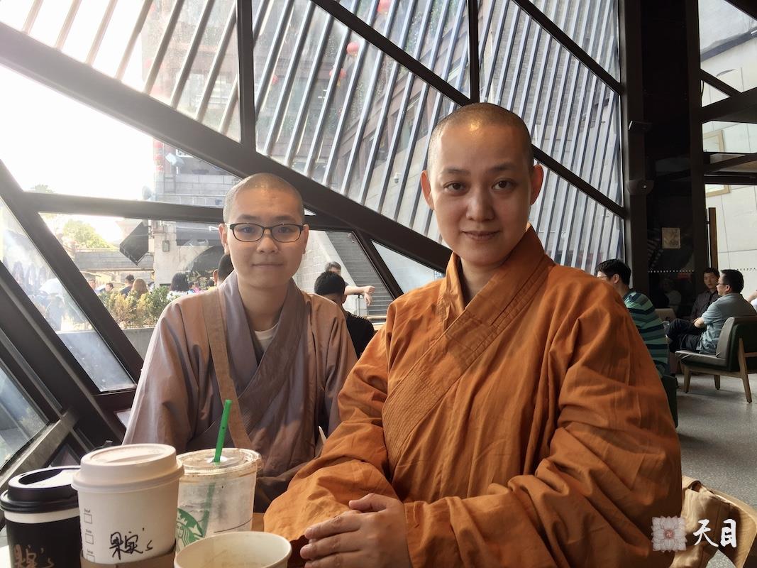 20180525果实法师礼请恩师圣观法师在西安钟楼星巴克品尝咖啡开示