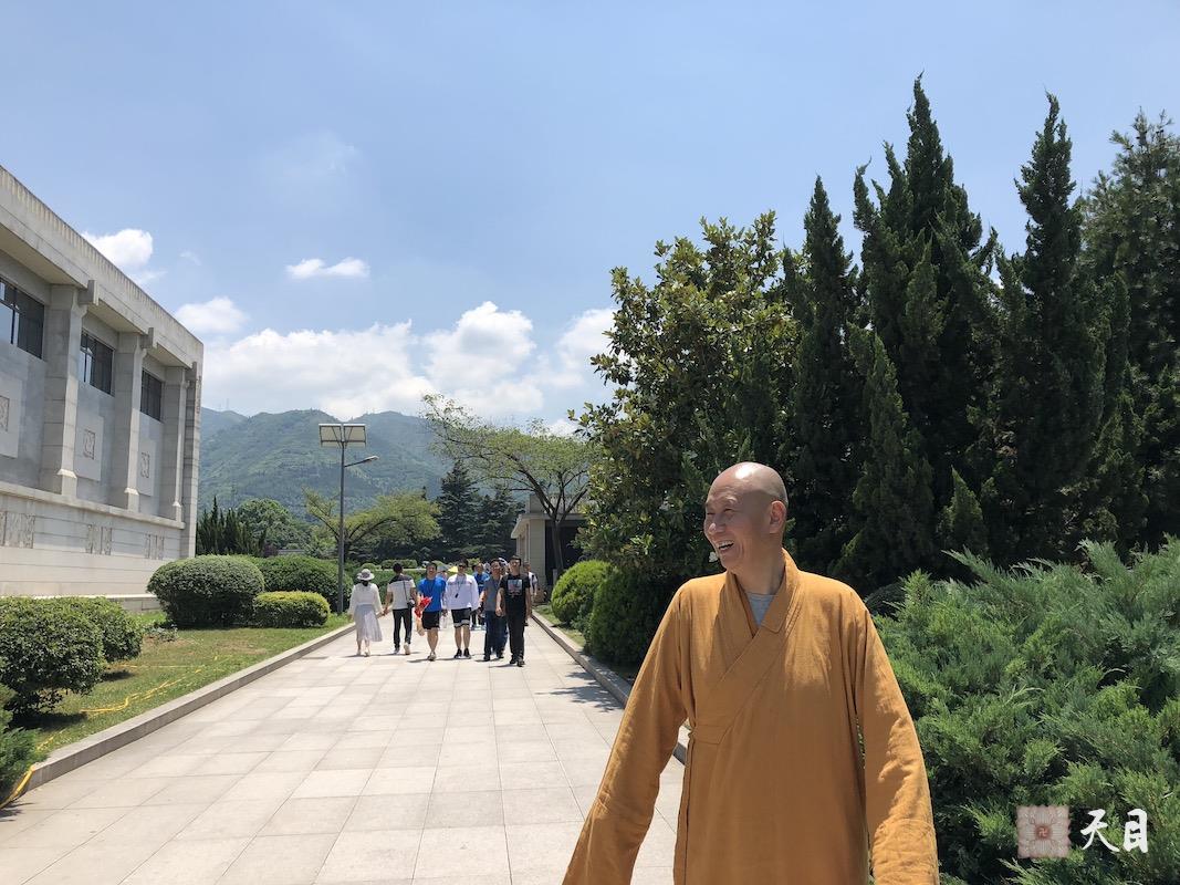 20180609圣观法师在西安带领果实法师等弟子参观秦始皇兵马俑博物馆8