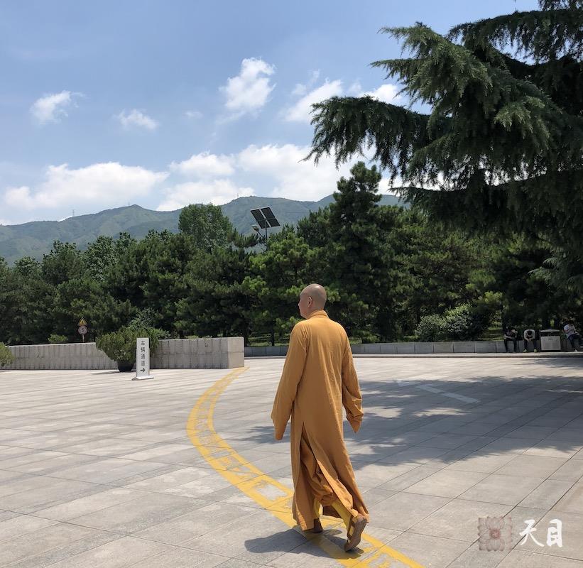 20180609圣观法师在西安带领果实法师等弟子参观秦始皇兵马俑博物馆8