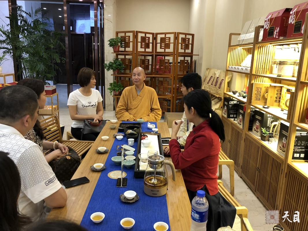 20180609圣观法师带领果实法师等弟子应石小娟女士的邀请到西安华清·爱琴海国际温泉酒店泡温泉1
