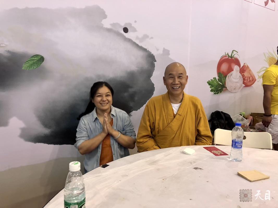 20180623圣观法师带领果实法师等弟子参加西安佛教文化博览会1