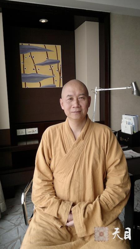 20110526圣观法师带领果实法师等弟子在宁波阿育王寺和七塔寺参学