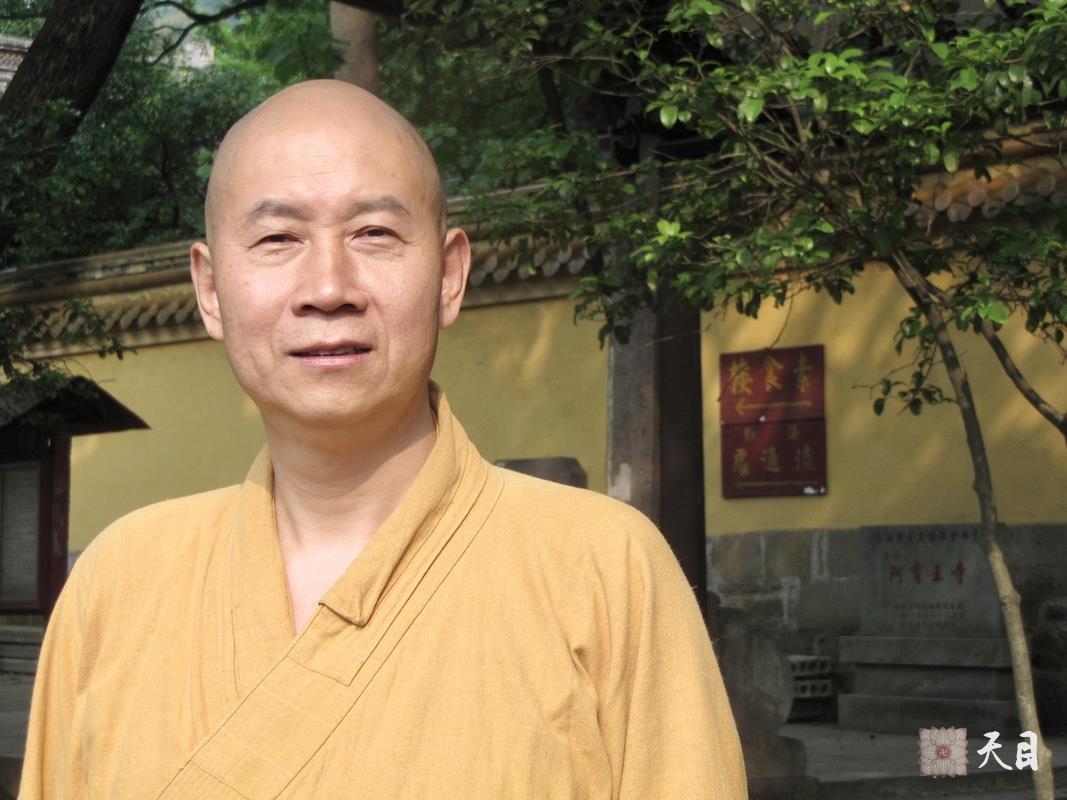 20110526圣观法师带领果实法师等弟子在宁波阿育王寺和七塔寺参学