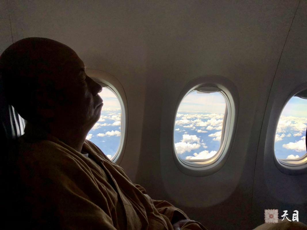 20180627圣观法师阔别四年首次乘坐飞机（东航MU2392航班）从西安飞往温州