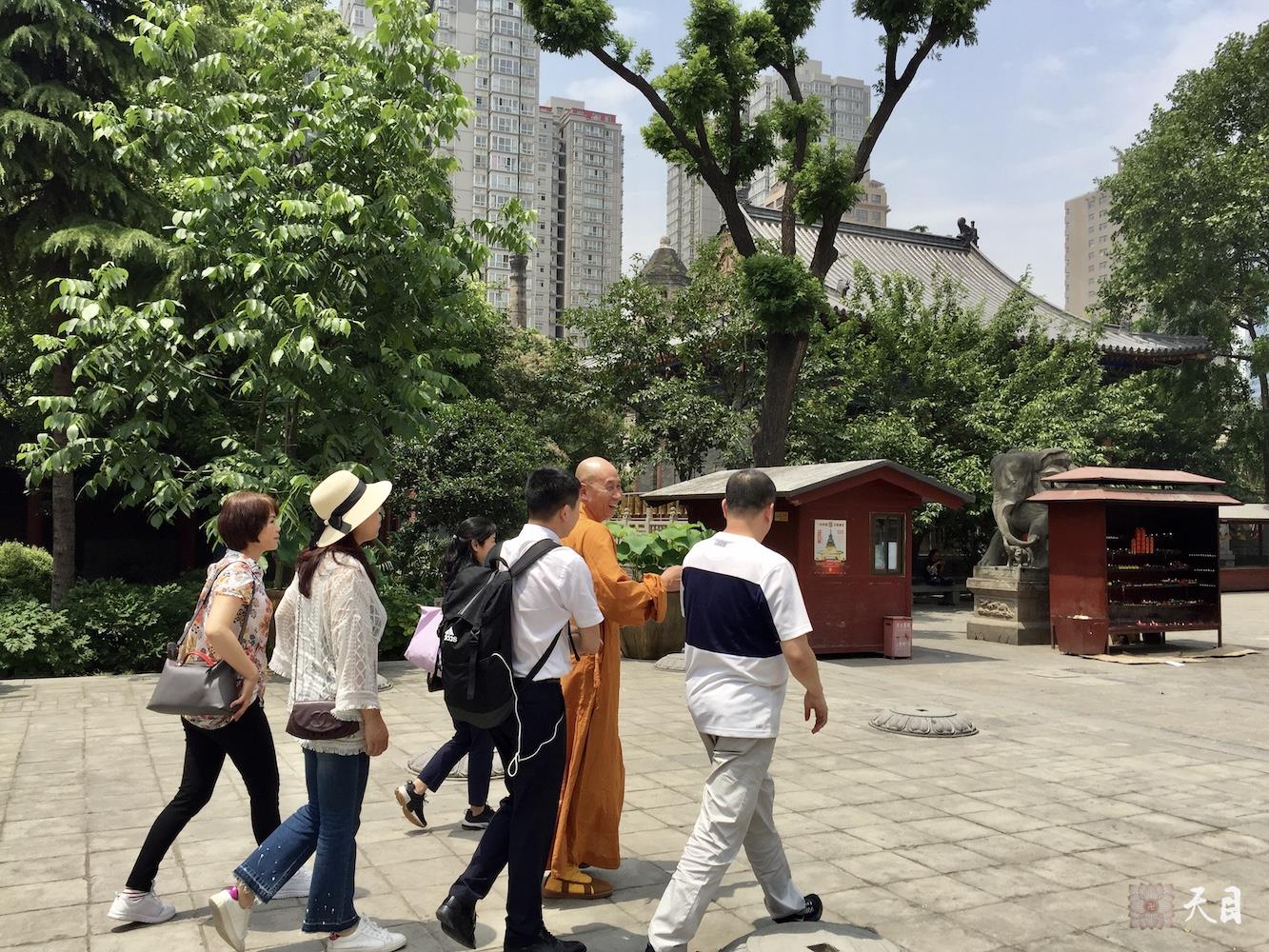 20180518圣观法师带领果实法师等弟子在西安密宗祖庭大兴善寺参学5