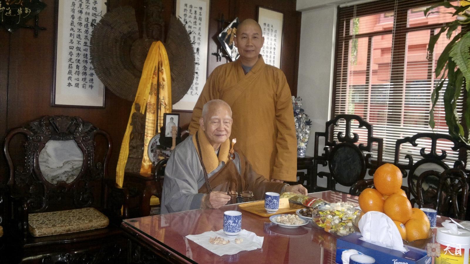 圣观法师亲近融灵长老在香港大屿山