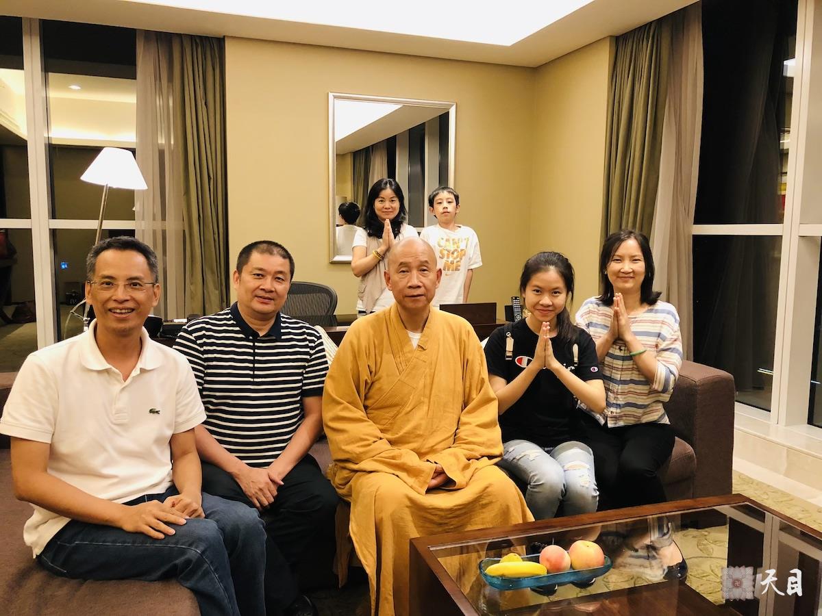 20180703圣观法师终于回到久等了圣观法师四年的广州弘法道场与果贞果静心一心敬心宁居士等弟子团聚于广州粤海喜来登1