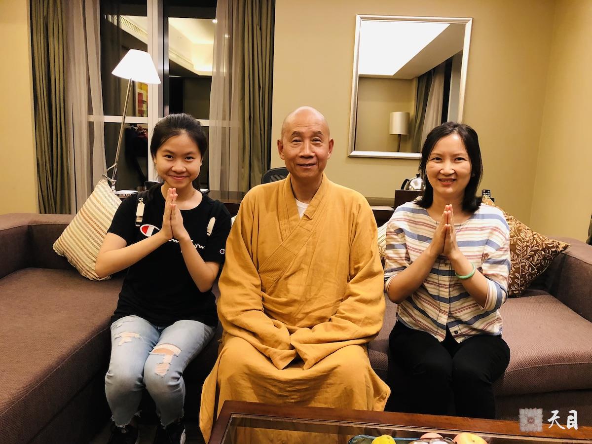 20180703圣观法师终于回到久等了圣观法师四年的广州弘法道场与果贞果静心一心敬心宁居士等弟子团聚于广州粤海喜来登2