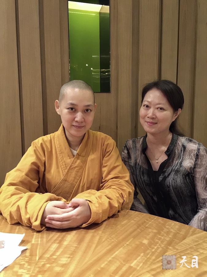 20160814果实法师和果珍常戒居士在广州天河雅乐轩给恩师圣观法师祈福