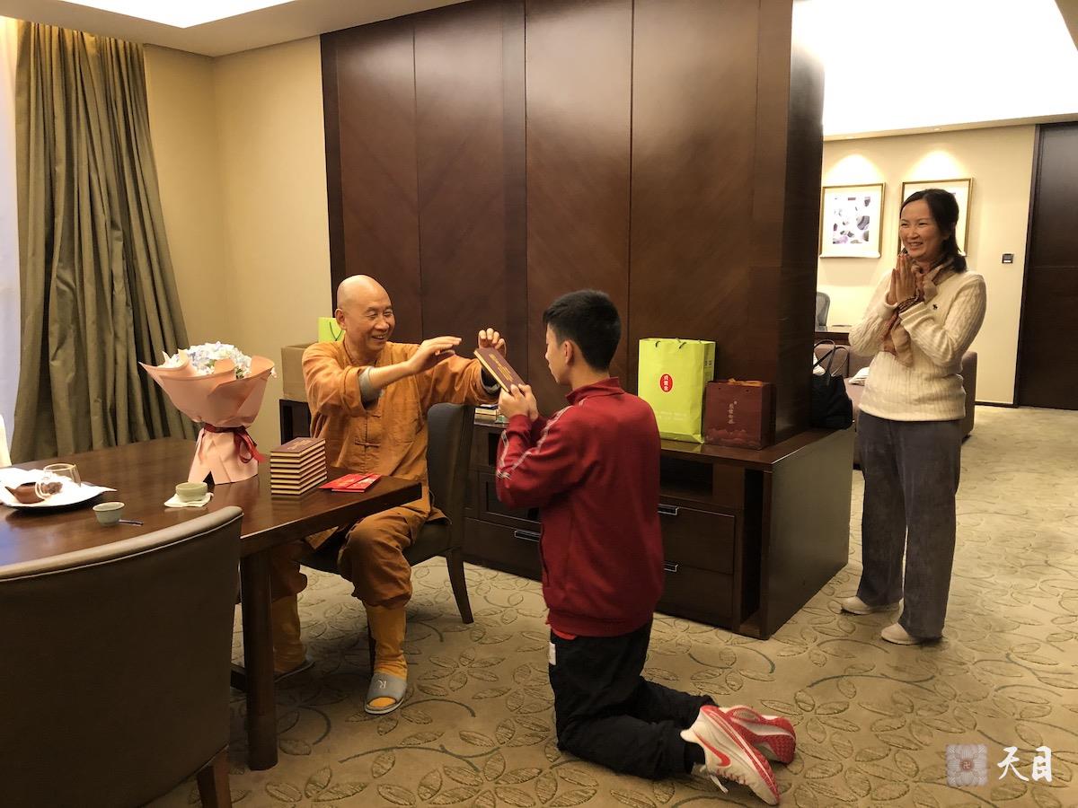 20191229圣观法师在广州粤海喜来登过生日2