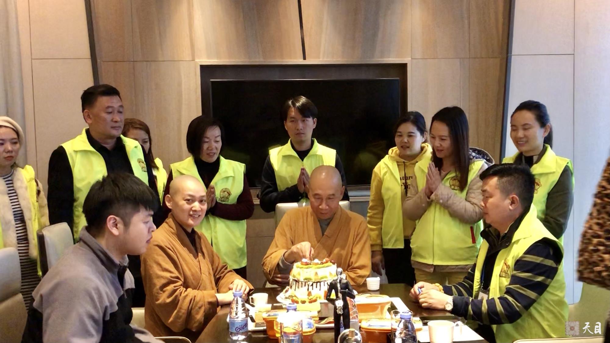 20181229果实法师在海口万丽给恩师圣观法师祝寿4