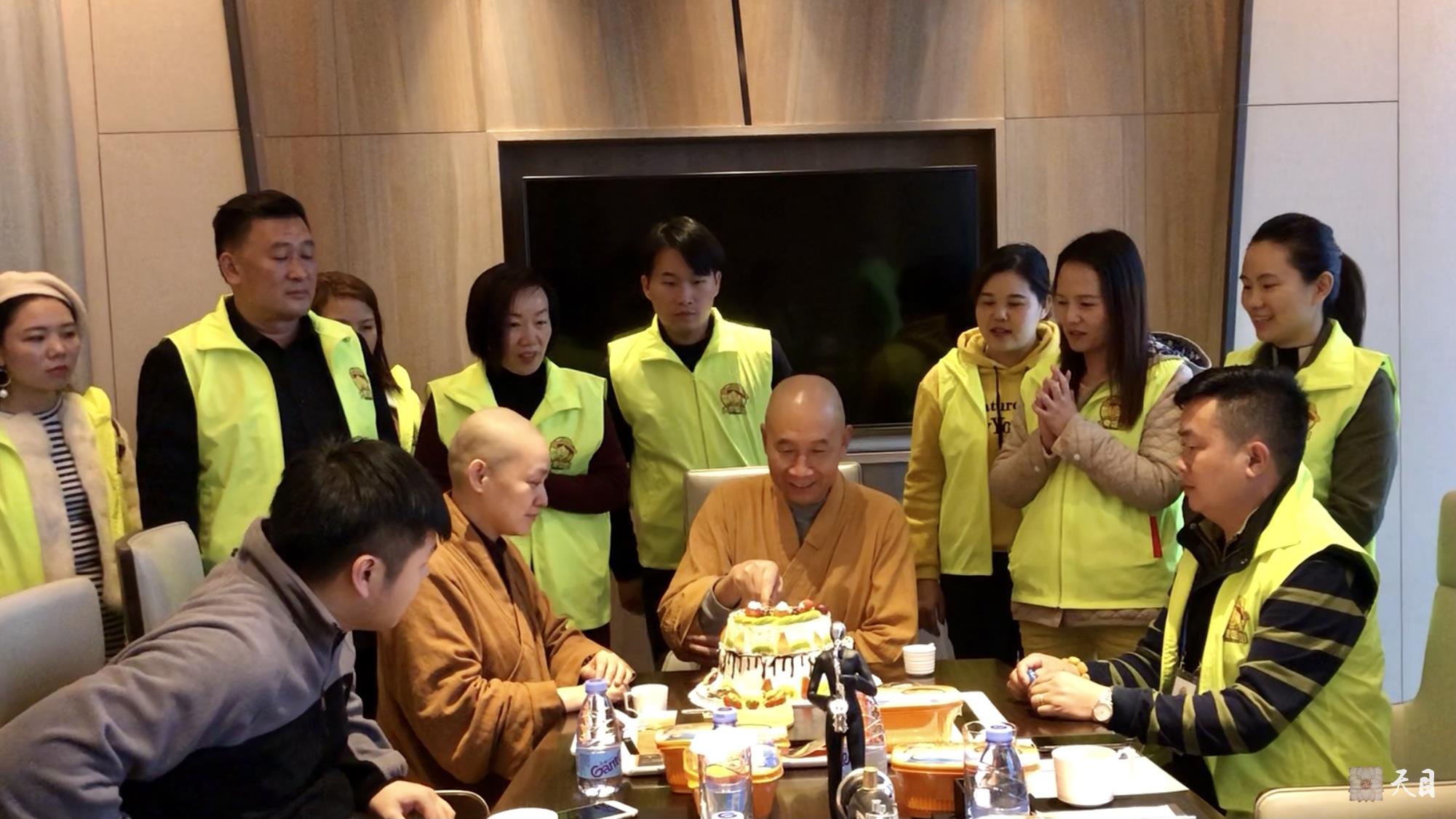 20181229果实法师在海口万丽给恩师圣观法师祝寿4