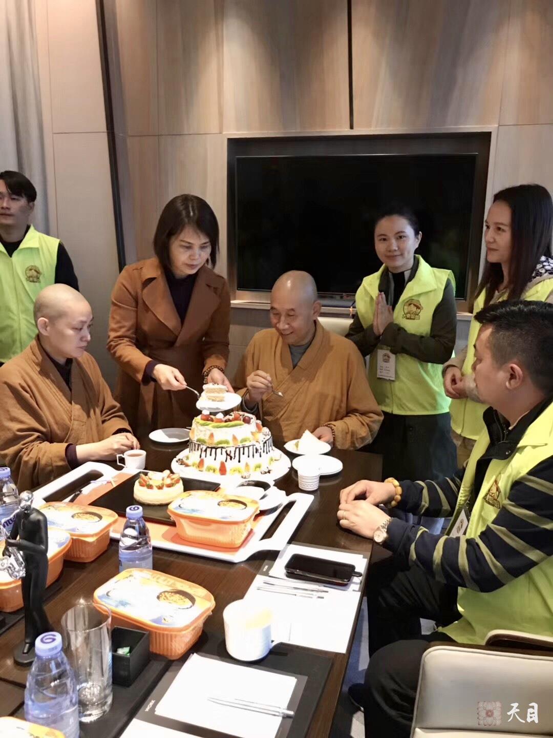 20181229圣观法师在海口万丽过生日4