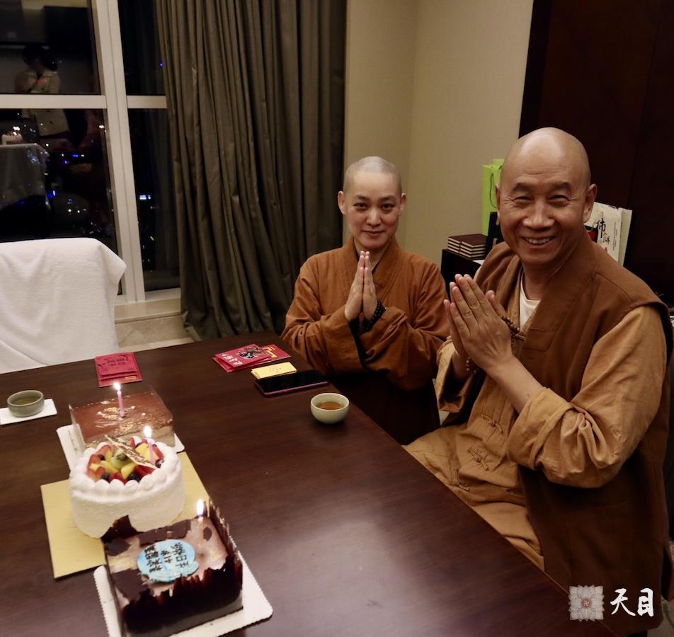 20200112圣观法师在广州粤海喜来登加持果实法师生日1