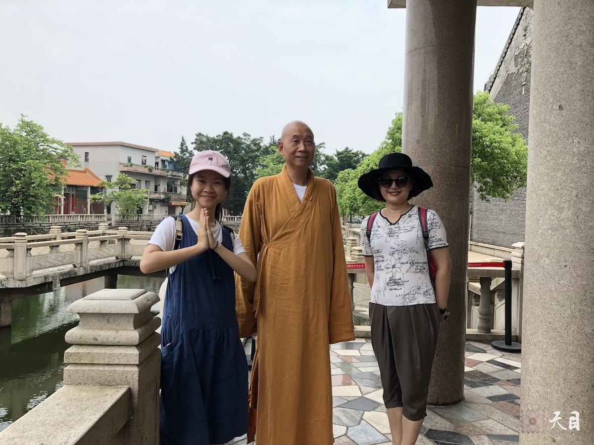 20180708圣观法师带领果实法师等弟子参观佛山南海丹灶的康有为故居3