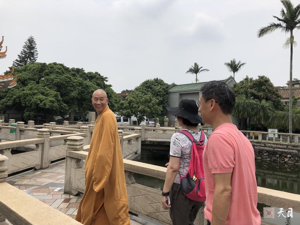 20180708圣观法师带领果实法师等弟子参观佛山南海丹灶的康有为故居5